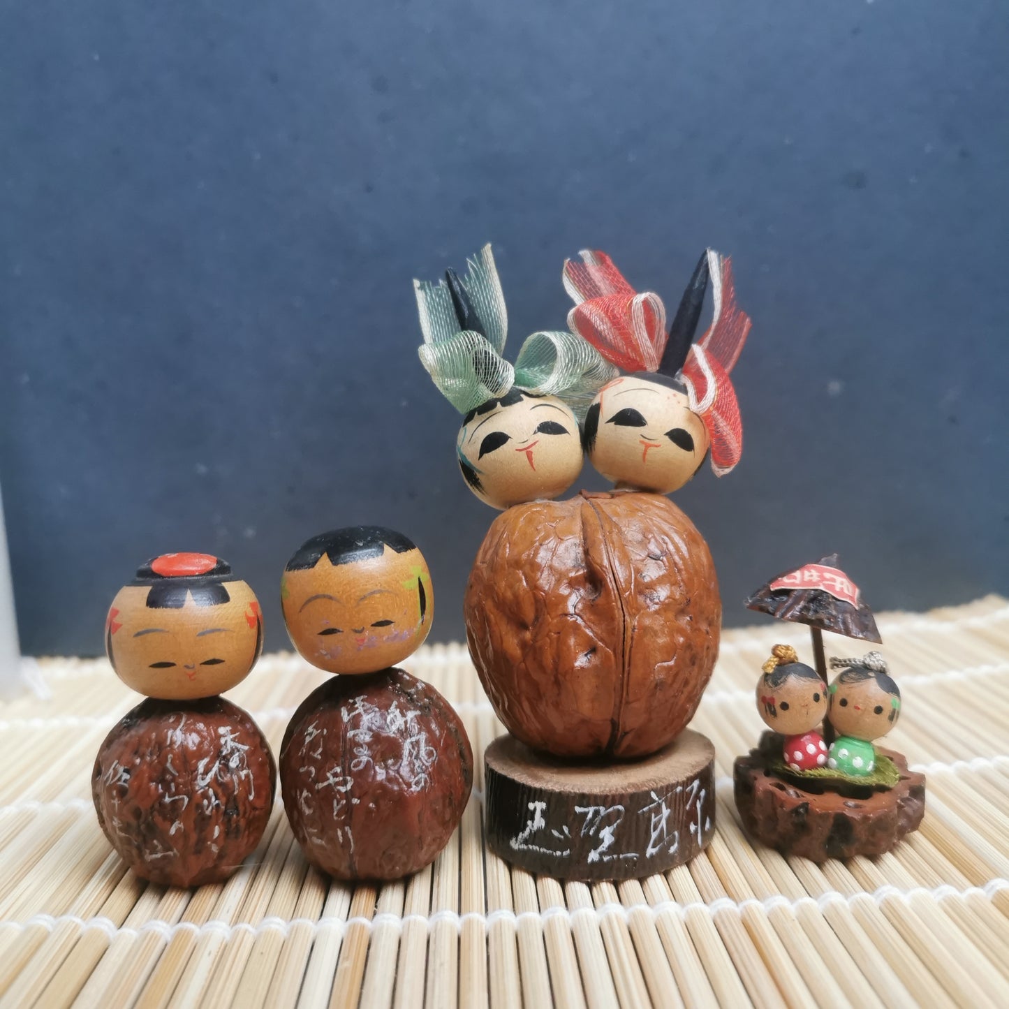 Poupée Kokeshi miniature en noix, souvenir rétro de poupées Kokeshi Showa