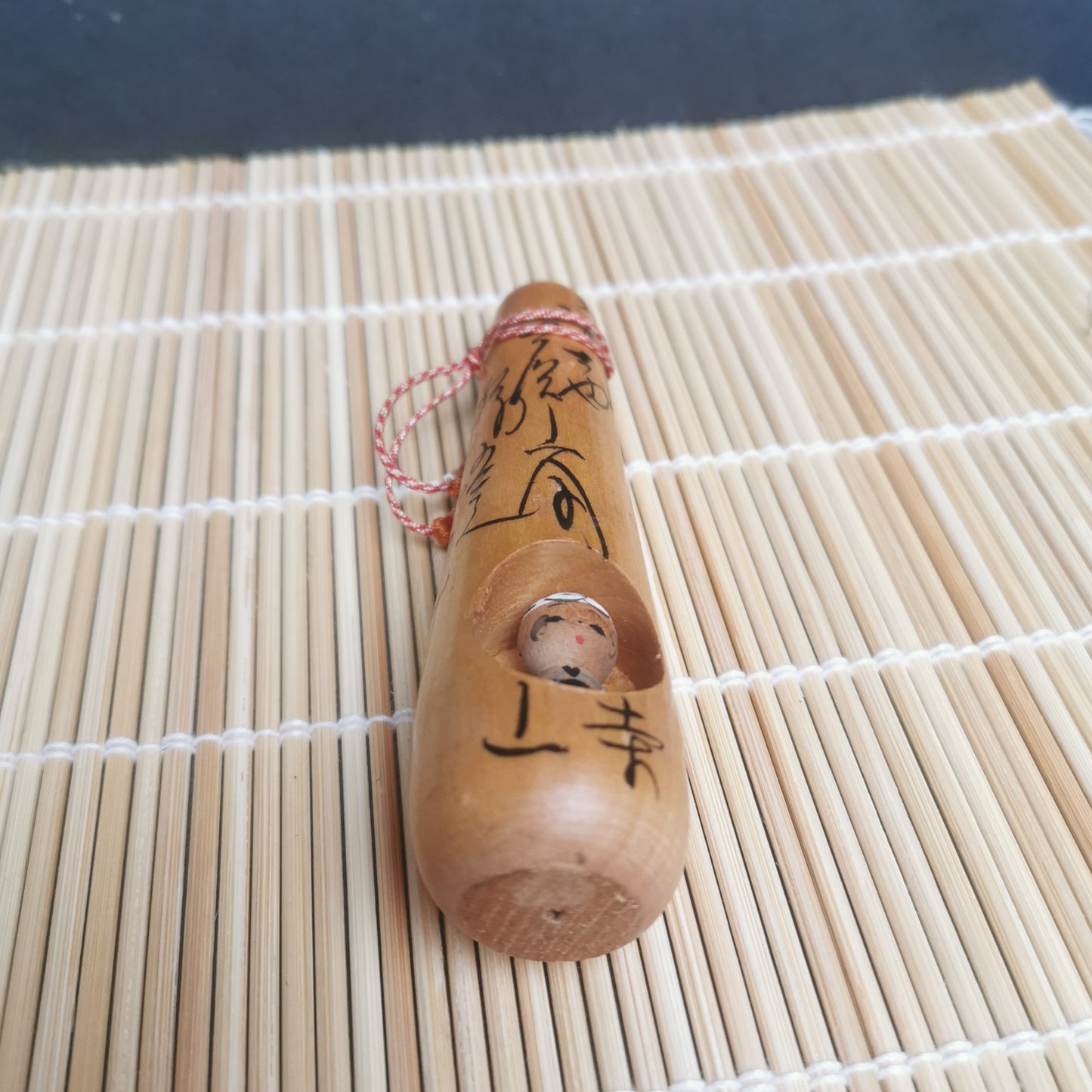 Mini Poupée Kokeshi - Souvenir Japonais en Bois Sculpté