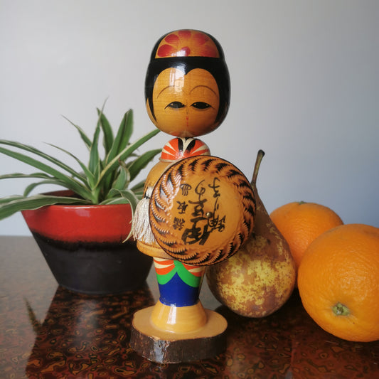 Poupée Kokeshi "Izu no Odoriko" – Charmant Souvenir du Japon en Bois, Élégante Femme en Kimono