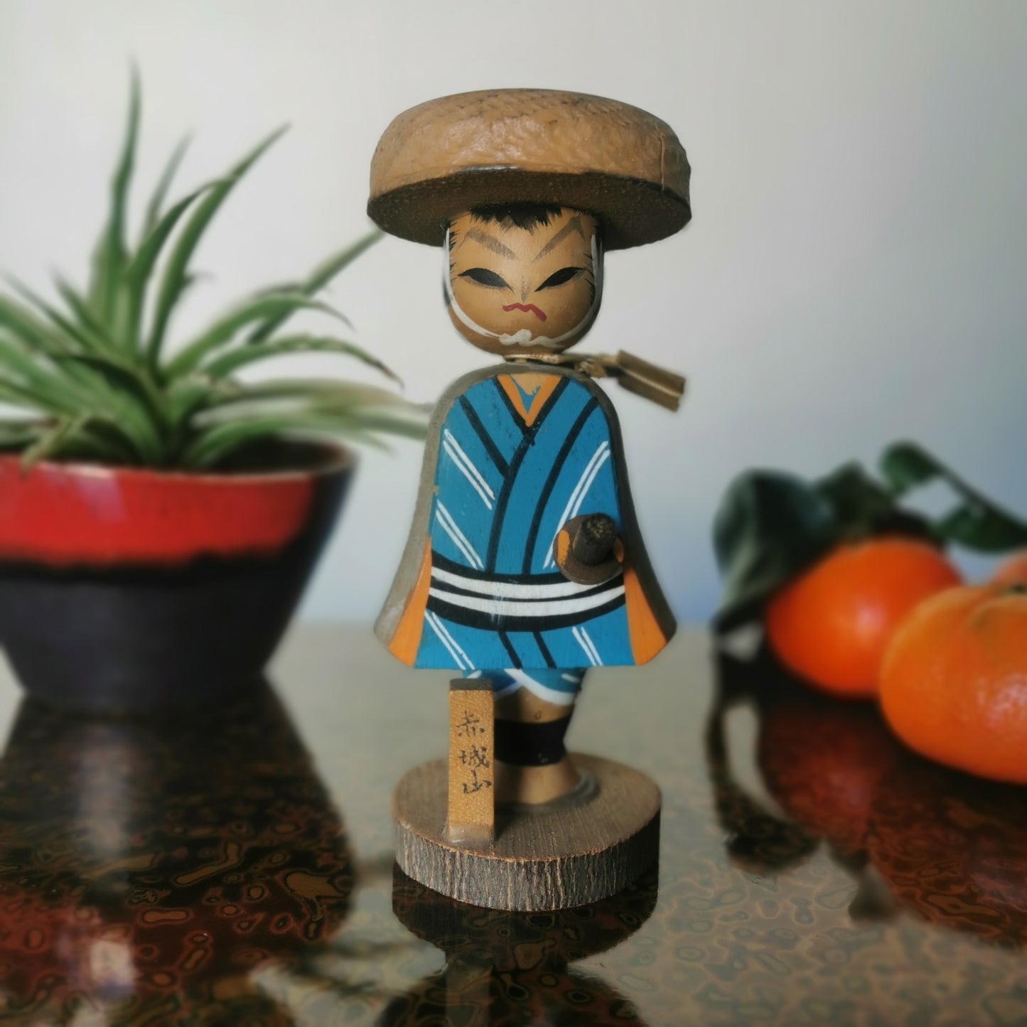 Samouraï japonais, poupée Kokeshi vintage de Shimizu No Jirocho, le légendaire Yakuza du Japon.