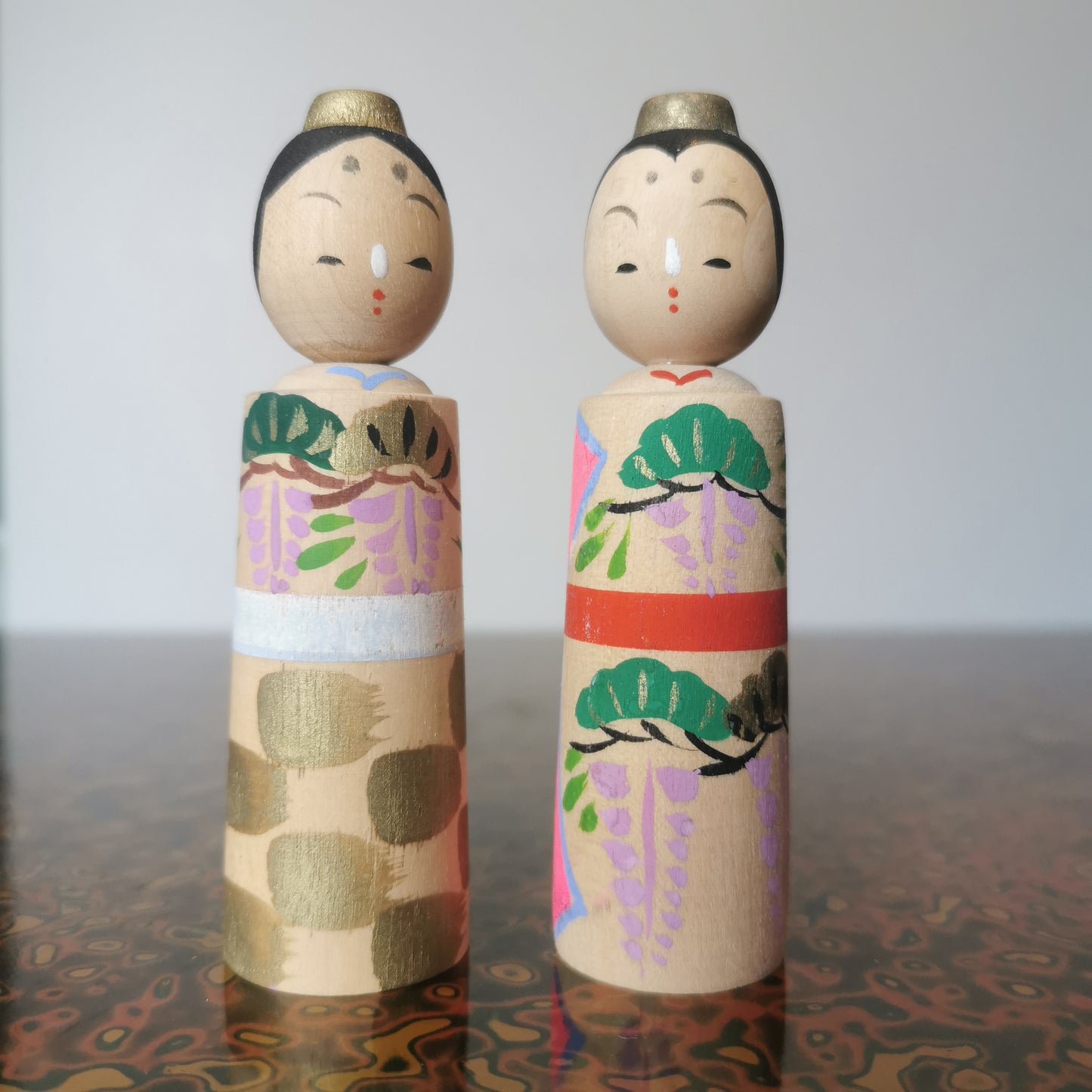 Poupée Kokeshi miniature rétro Showa en couple. Poupées Hina Matsuri