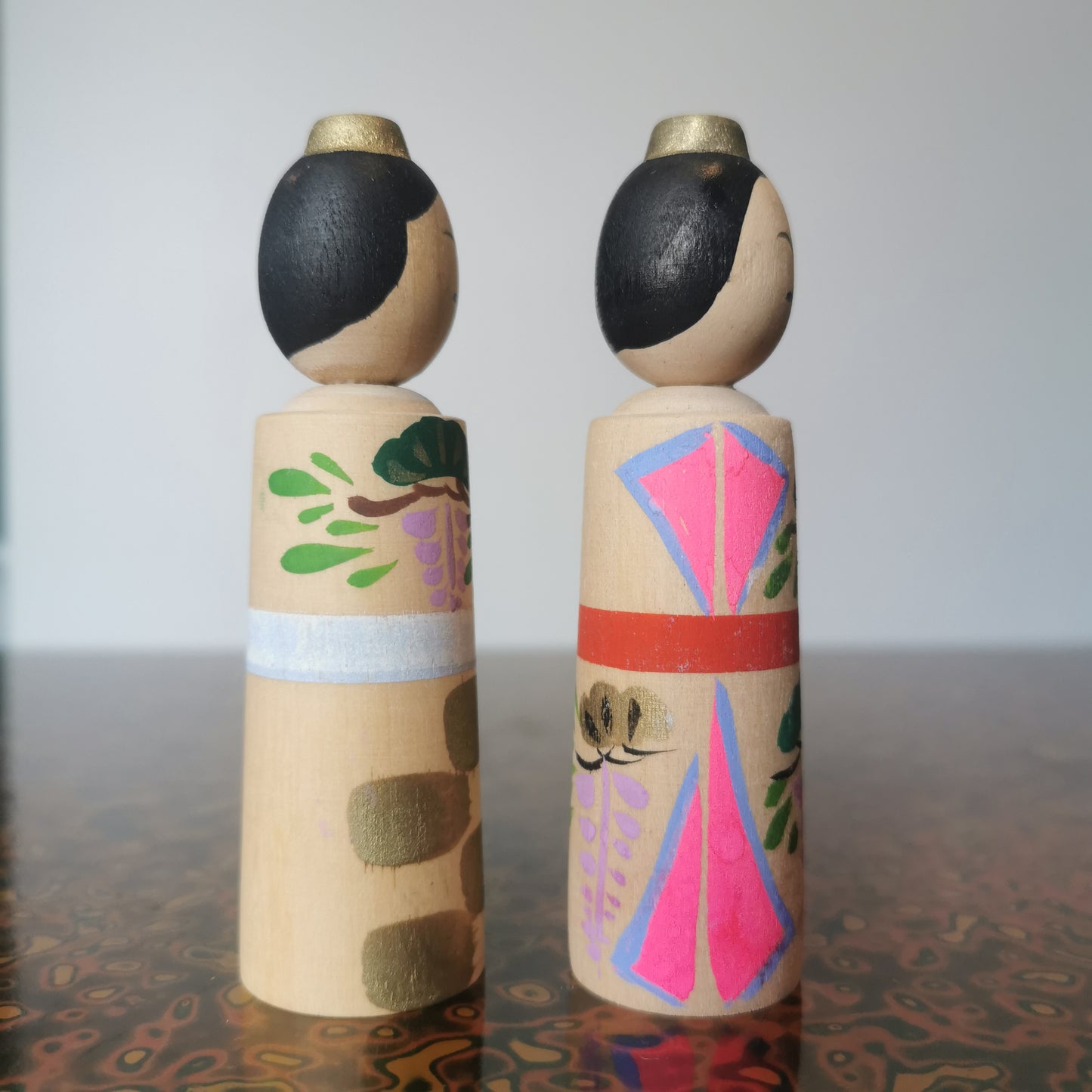 Poupée Kokeshi miniature rétro Showa en couple. Poupées Hina Matsuri