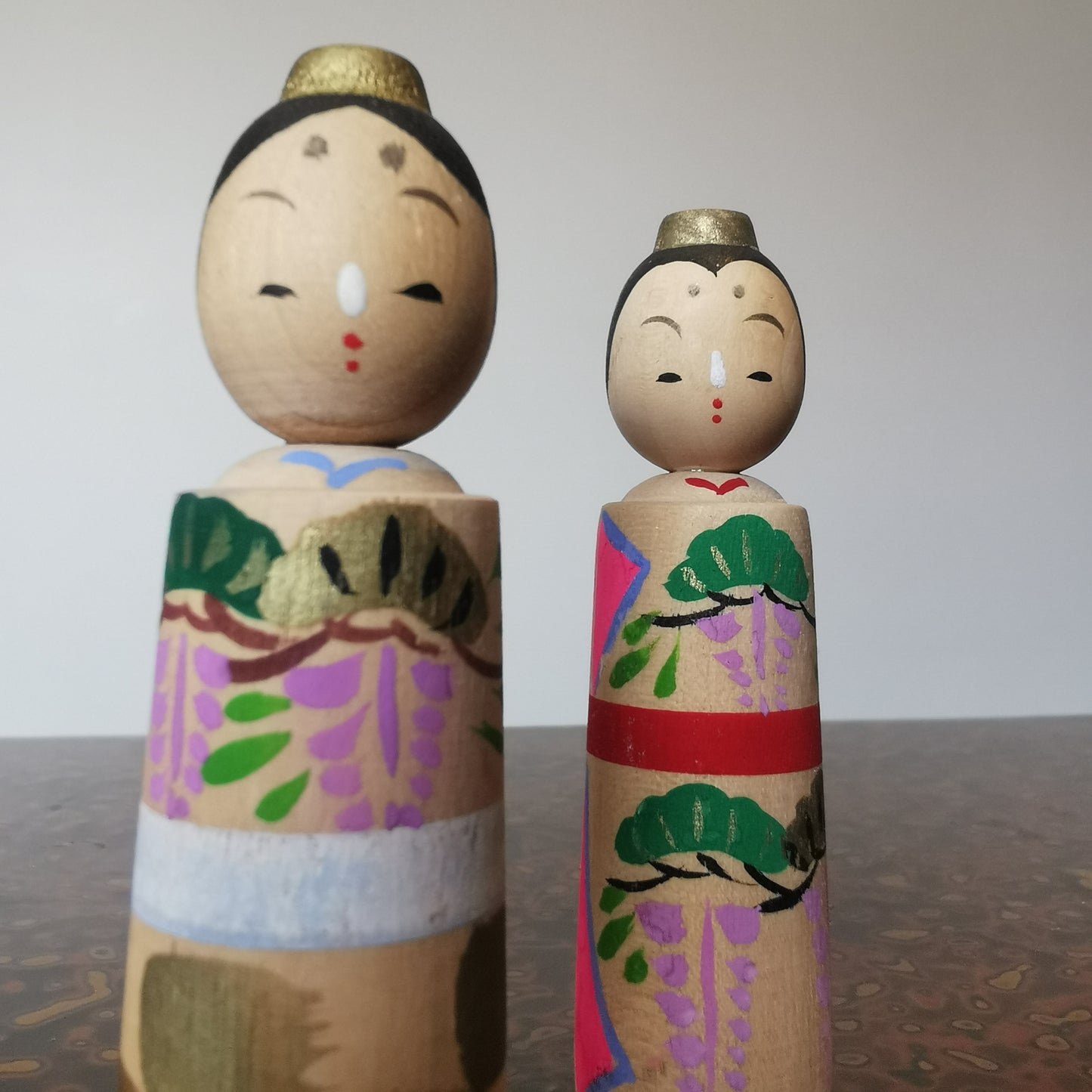 Poupée Kokeshi miniature rétro Showa en couple. Poupées Hina Matsuri