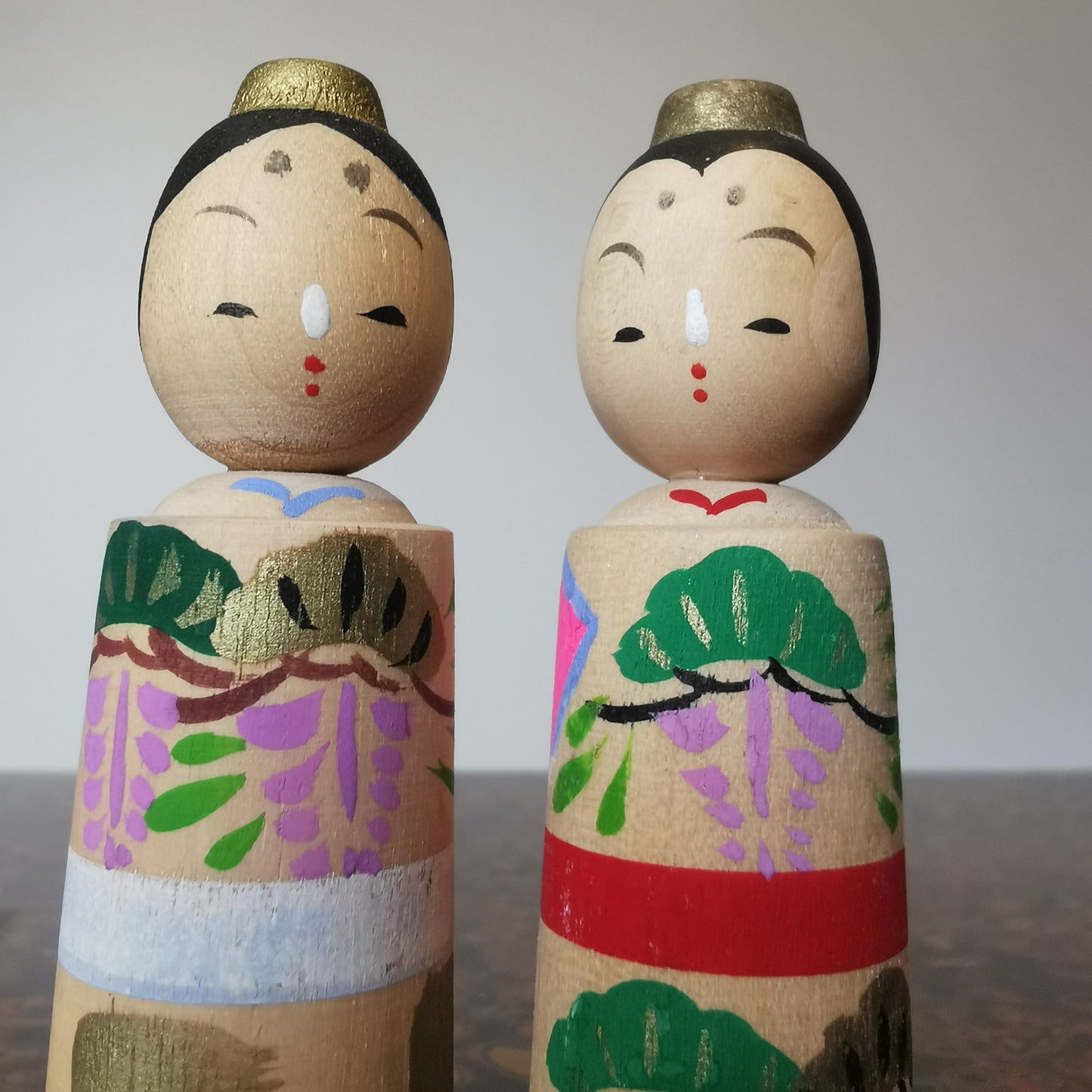 Poupée Kokeshi miniature rétro Showa en couple. Poupées Hina Matsuri