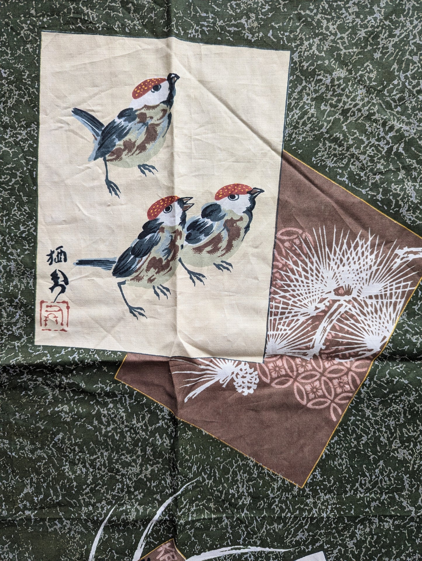 Grand Furoshiki, tissu vert oiseaux bambous,  67 x 68 cm