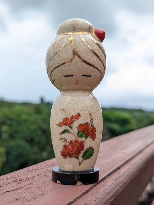 Ravissante Kokeshi en Céramique Satsuma-yaki des Années 70.