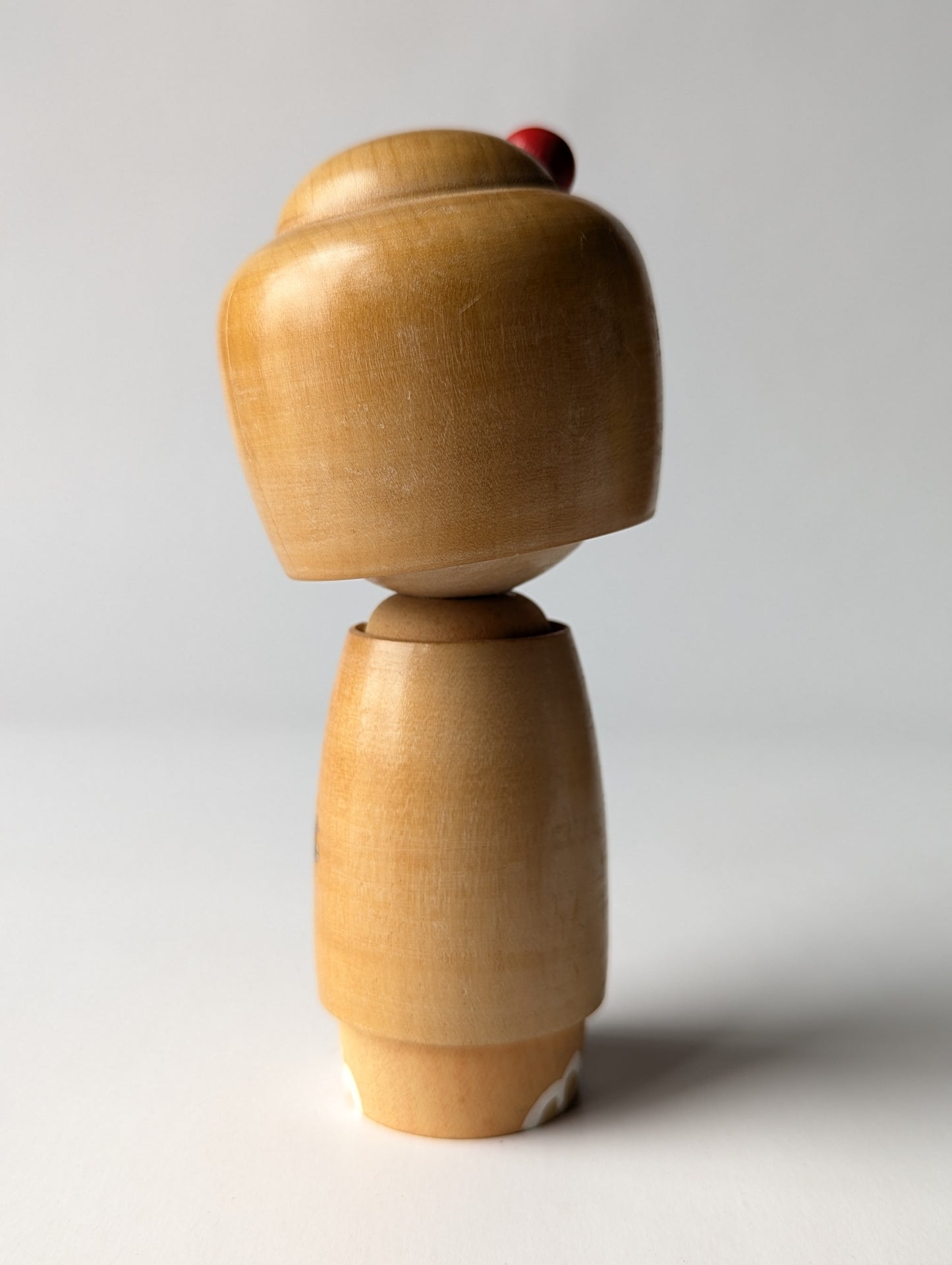 Kokeshi créative japonaise en kimono