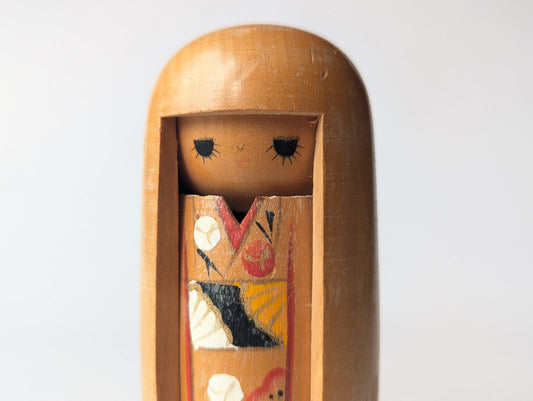 Kokeshi créative vintage en kimono fleuri