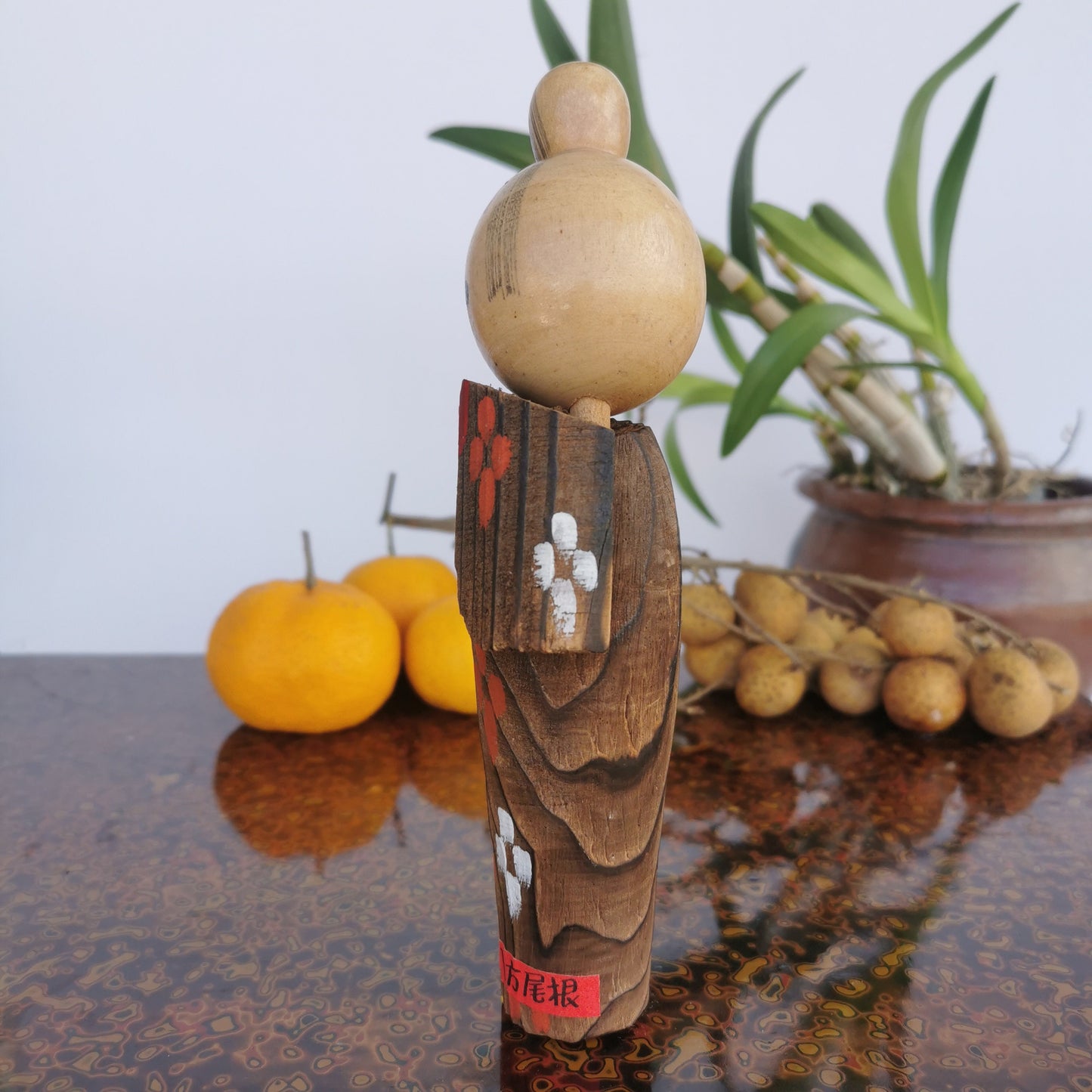 Poupée Kokeshi vintage créative en bois de cèdre avec un kimono élégant et unique