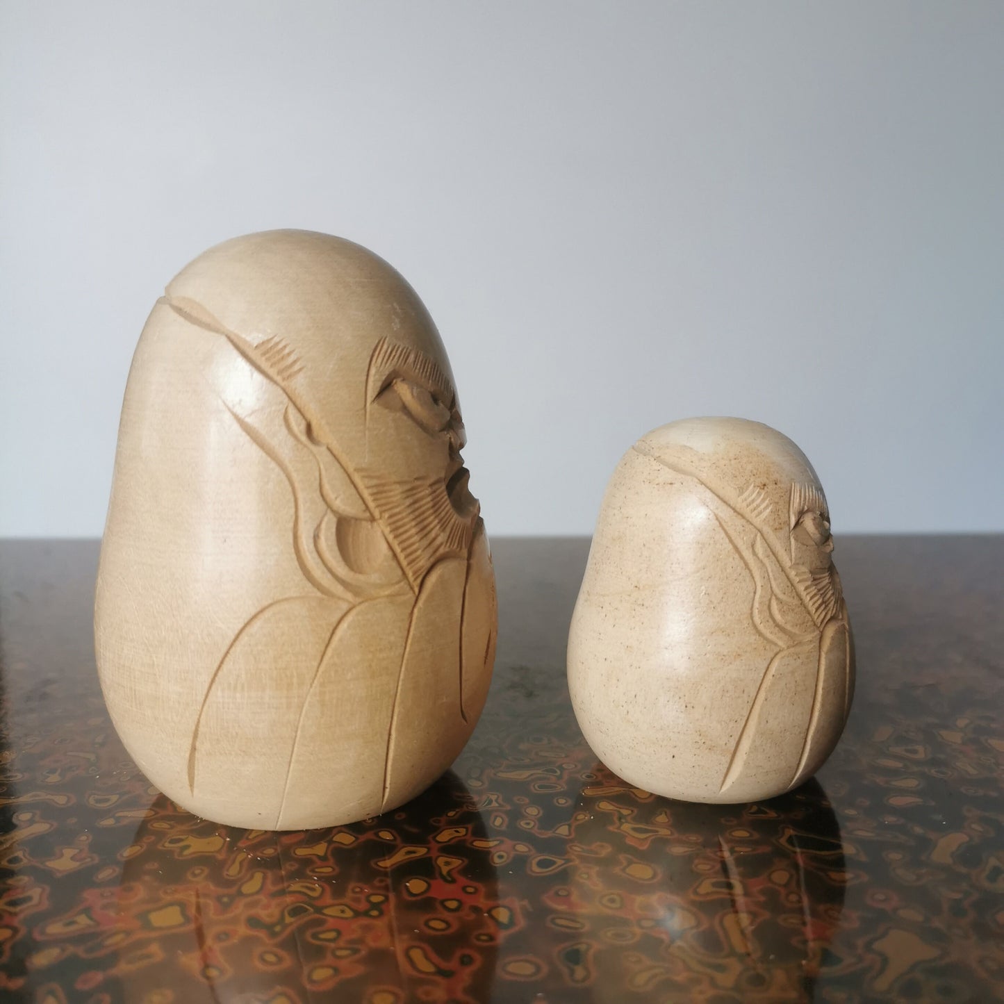 Poupée Daruma Kokeshi de Suizan, Sosaku Sculpture créative de Daruma pour votre décoration intérieure.