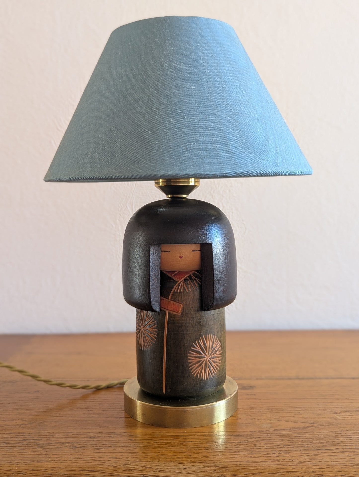 Lampe artisanale vintage avec Kokeshi japonaise de Gunma (signée Sansaku Sekiguchi)