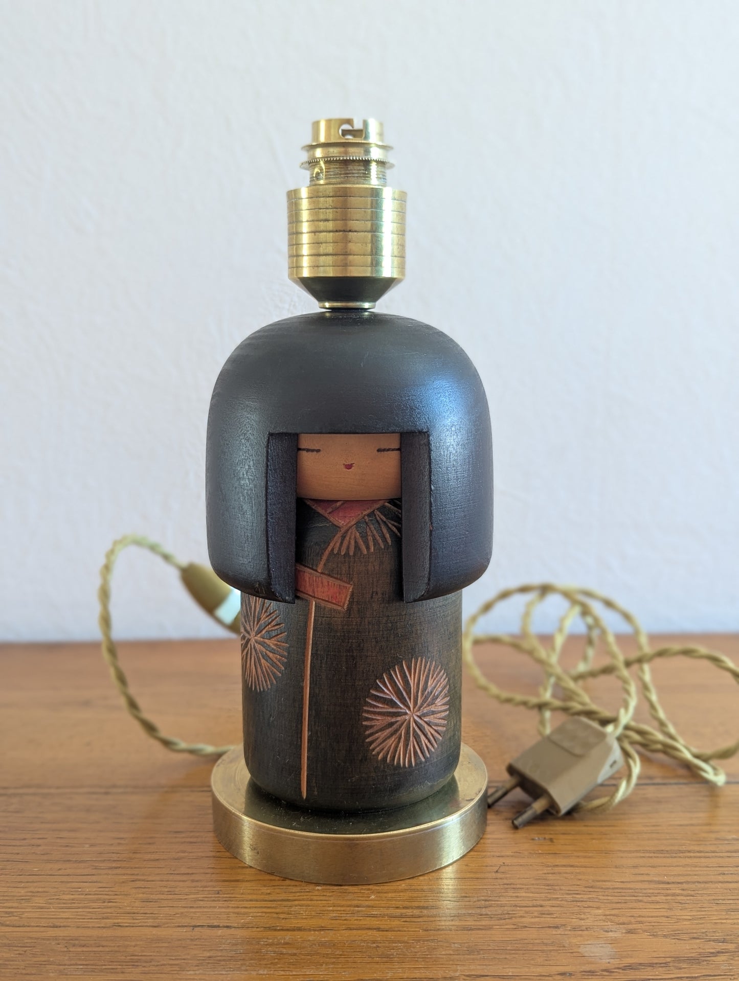 Lampe artisanale vintage avec Kokeshi japonaise de Gunma (signée Sansaku Sekiguchi)